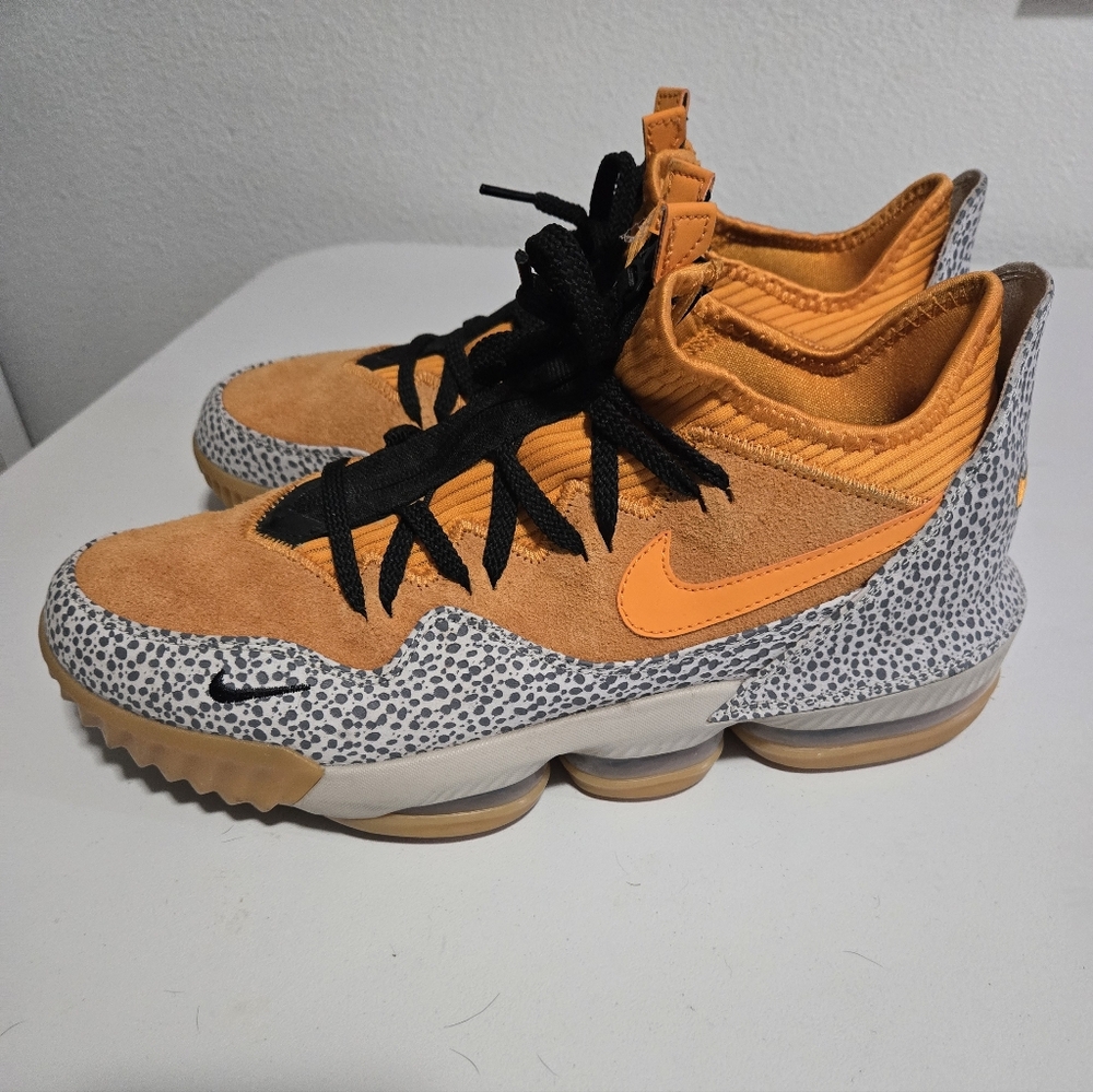 Nike LEBRON 16 LOW